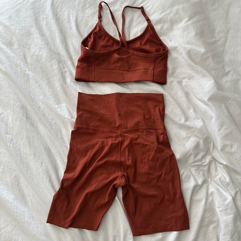 Nike Dri-Fit Indi Yoga Luxe Active Set Crop Sports Bra & High Waist Biker Shorts - Picture 2 of 5
